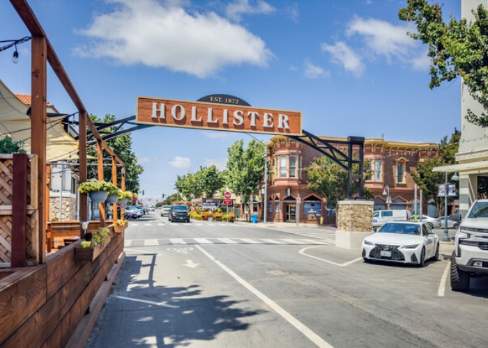 Hollister CA